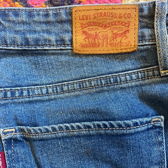 Levi's 721 High-Rise Ripped knee Skinny Jeans 30 - Picture 6 of 6